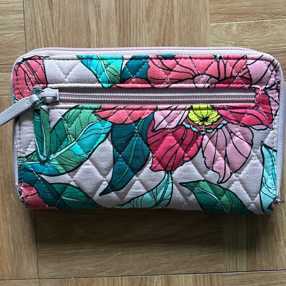 Vera Bradley floral wallet. - Picture 3 of 7